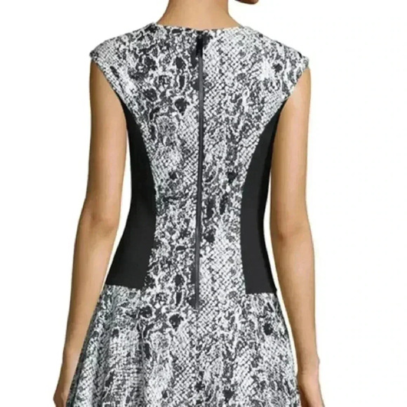 Ted Baker London | Liri Cap-Sleeve Combo Dress, Black - Picture 3 of 8